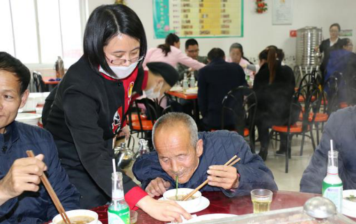 餐飲市場瞬息萬變，老阿婆成都火鍋加盟“兩大創(chuàng)舉”定乾坤